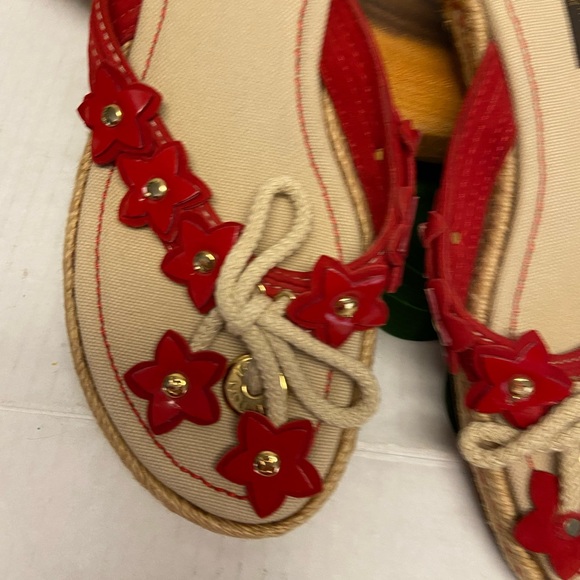 Louis Vuitton red Patent Leather Floral Stars Espadrille Thongs - Picture 2 of 8